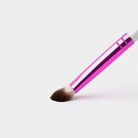 Ruby Kiss Small Eyeshadow Brush #RMUB14