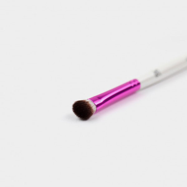 Ruby Kiss Small Eyeshadow Brush #RMUB14